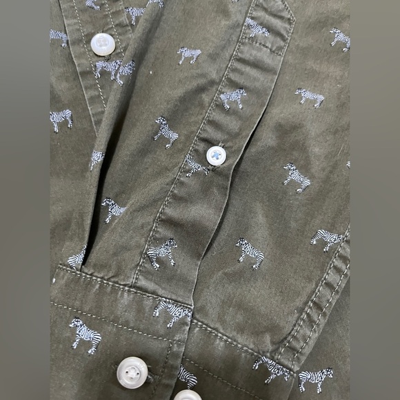 Banana Republic men’s small Luxe Poplin button-down shirt, zebra print olive - Picture 3 of 4